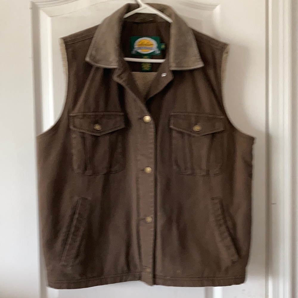 Cabelas Sherpa lined vest